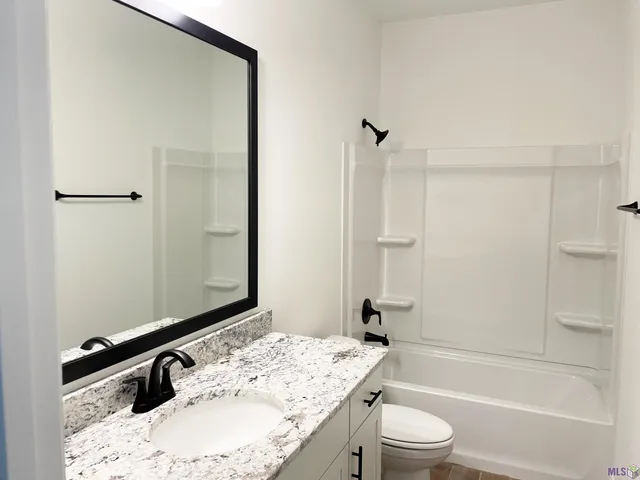 $303,248 | 411 Rue Evangeline, Houma, LA 70364