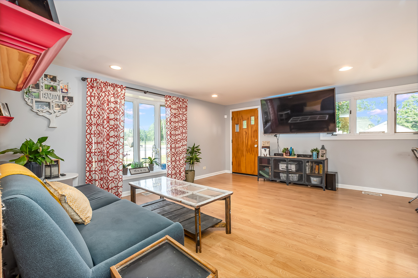 4001 West 90th Place Hometown, IL 60456 - Photo 3 of 16