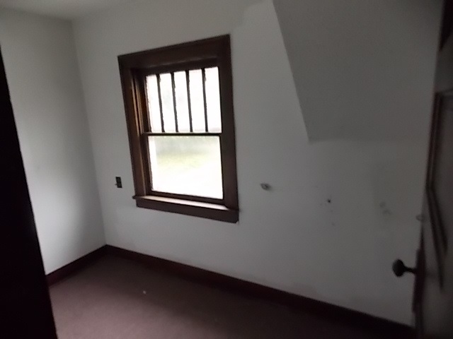 519 Indiana Avenue Rochester, IN 46975 - Photo 4 of 18