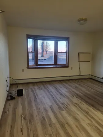 $1,050 | 609 Main Street South, Unit 2, Renville, MN 56284