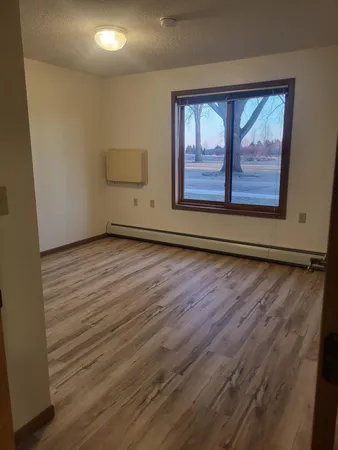 $1,050 | 609 Main Street South, Unit 2, Renville, MN 56284