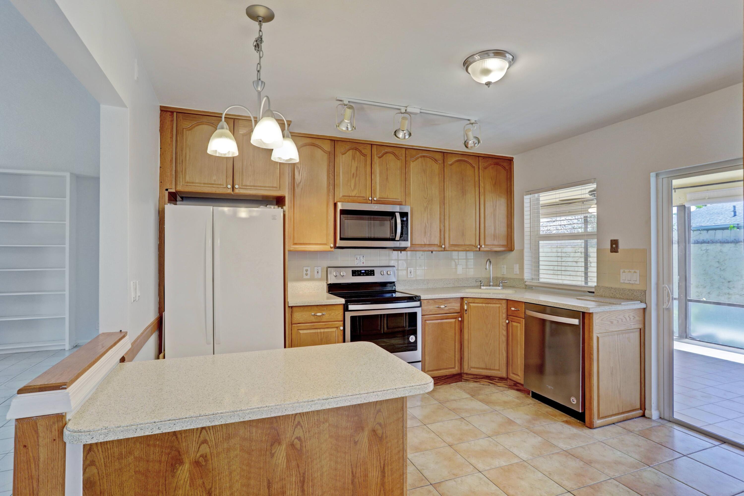 430 Mars Way Juno Beach, FL 33408 - Photo 10 of 47 18_320a1939_40_41_42_43