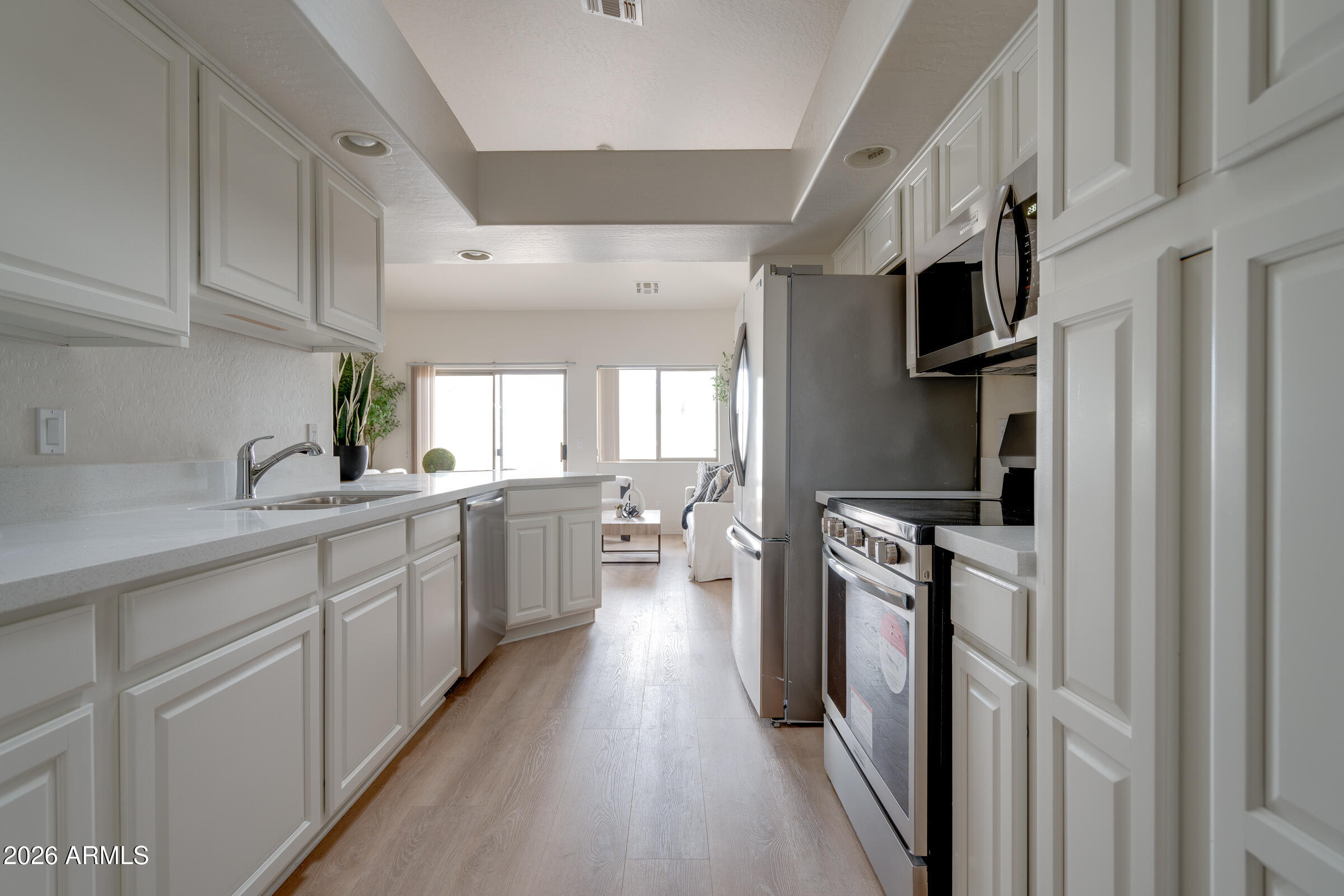 320 South 70th Street, Unit 8 Mesa, AZ 85208 - Photo 7 of 36 320int-23