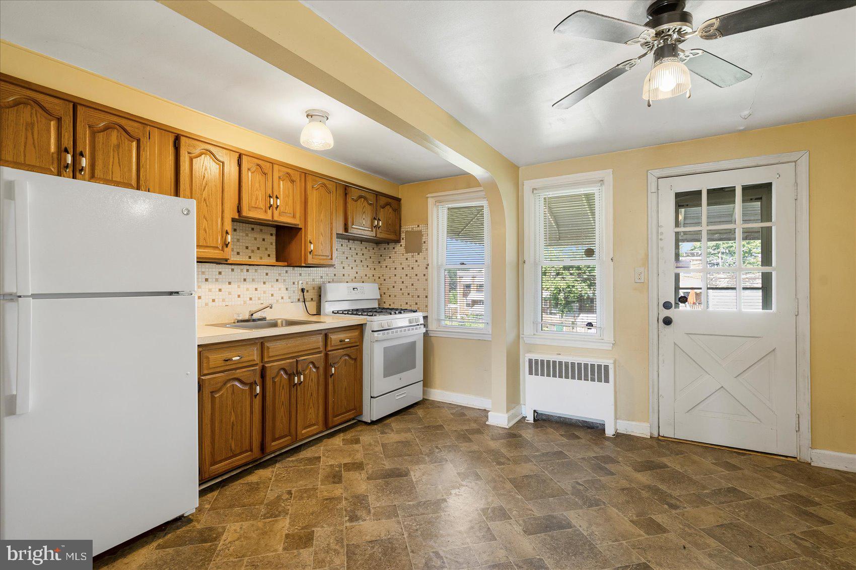 3642 Clarenell Road Baltimore, MD 21229 - Photo 13 of 32 Gallery Image 13