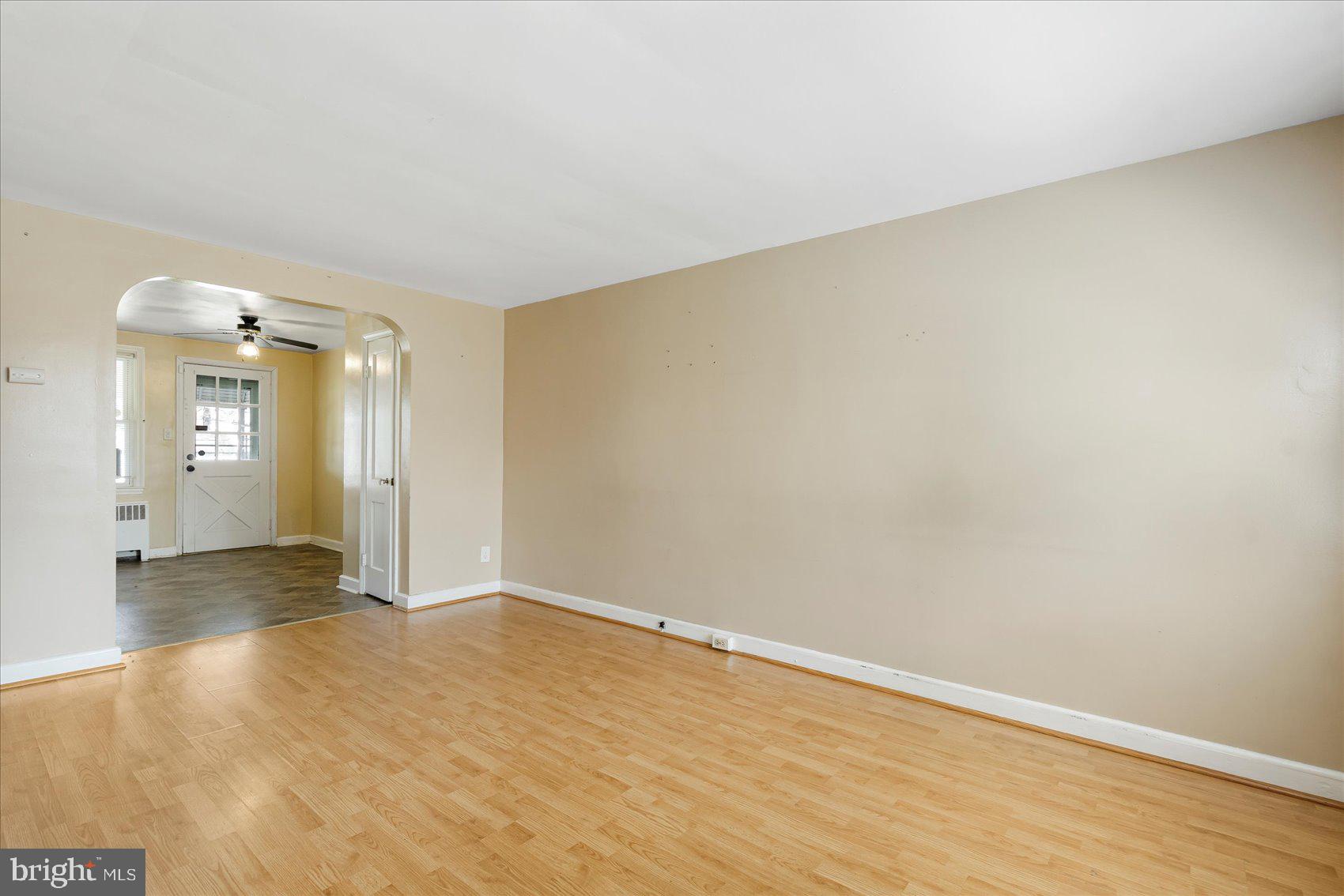 3642 Clarenell Road Baltimore, MD 21229 - Photo 5 of 32 Gallery Image 5