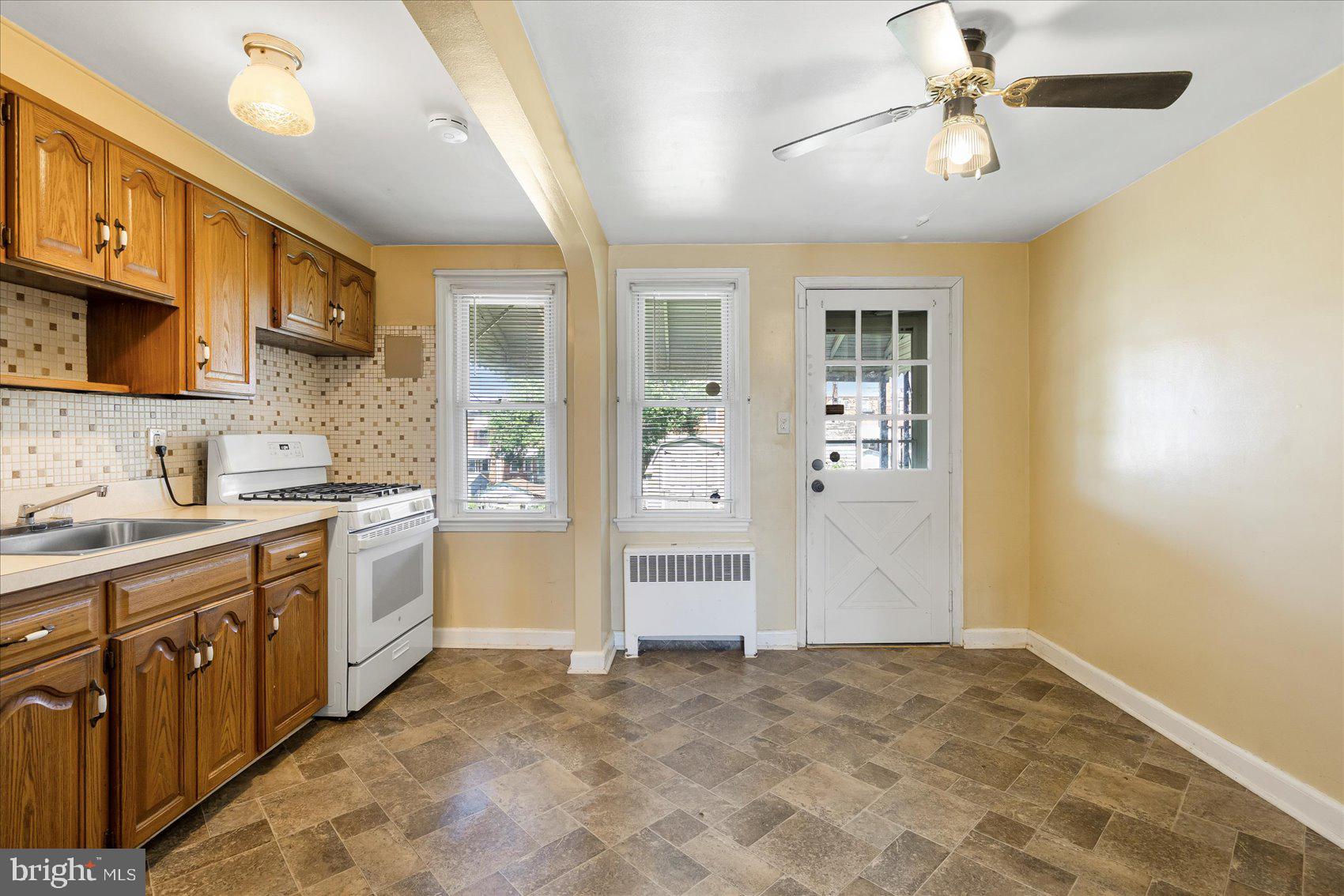 3642 Clarenell Road Baltimore, MD 21229 - Photo 10 of 32 Gallery Image 10