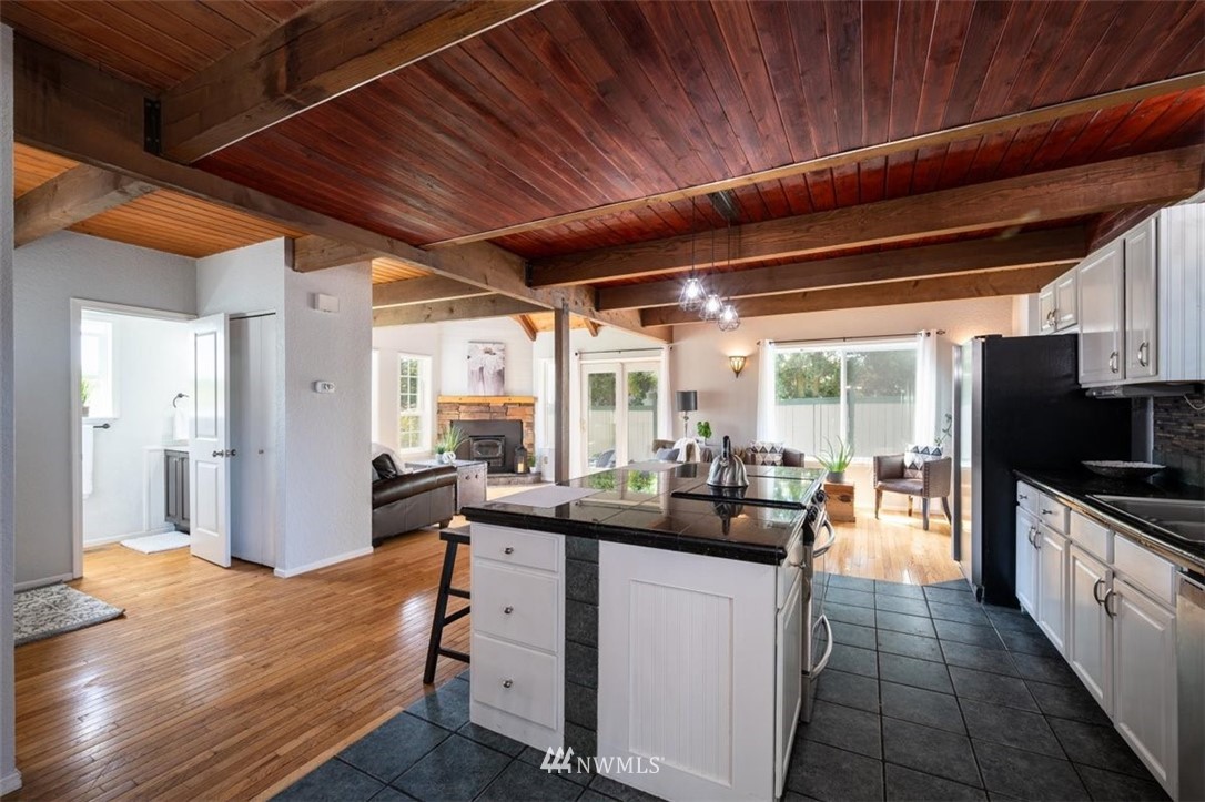 3801 Magrath Road Bellingham, WA 98226 - Photo 13 of 39 Gallery Image 13