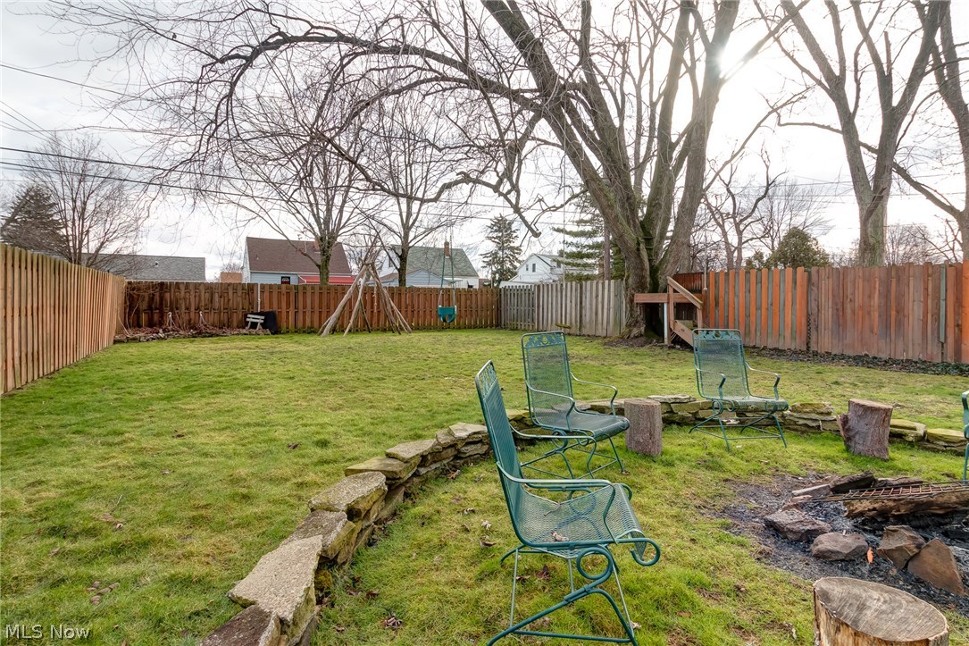 1293 Sunset Road Cleveland, OH 44124 - Photo 30 of 33