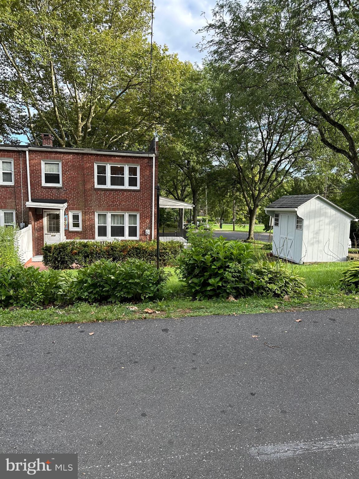 436 Sycamore Road Reading, PA 19611 - Photo 6 of 38