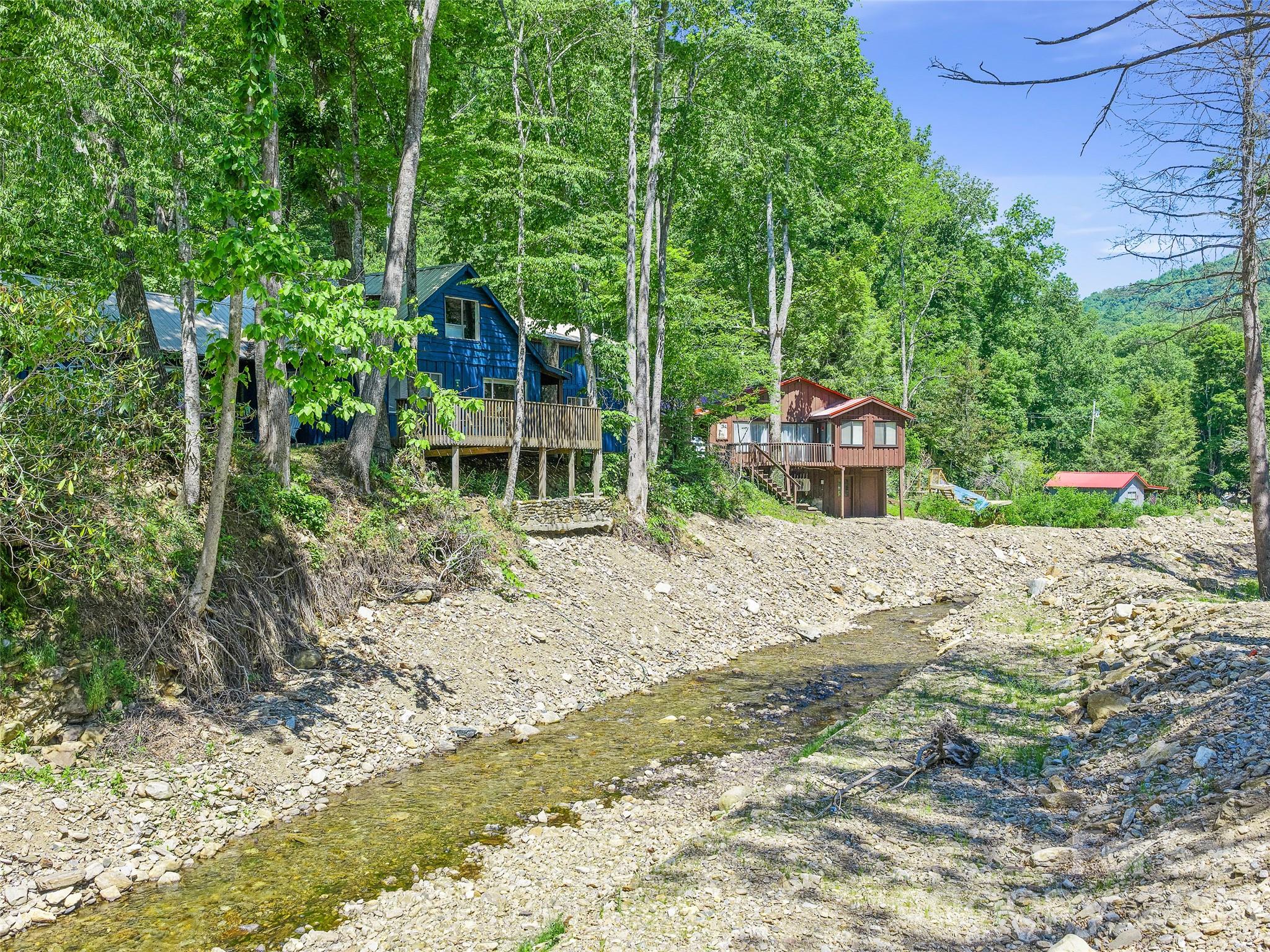 137 Mountain Farm Road Burnsville, NC 28714 - Photo 6 of 30