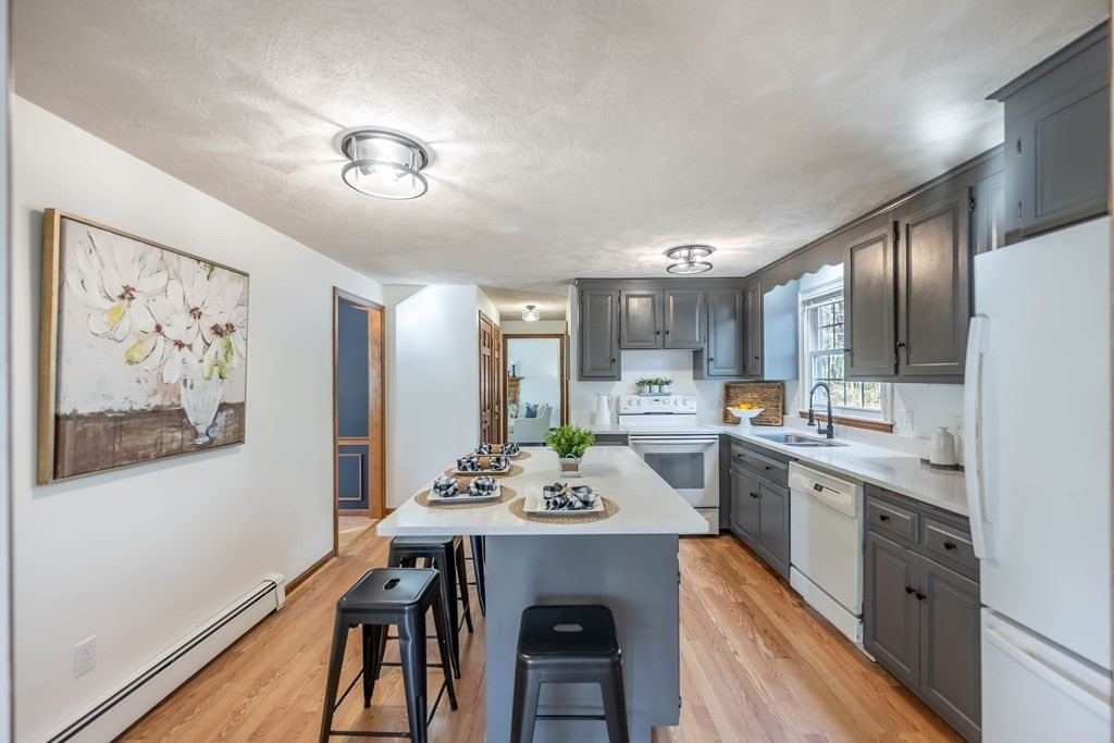 7 Buchan Road Andover, MA 01810 - Photo 4 of 35