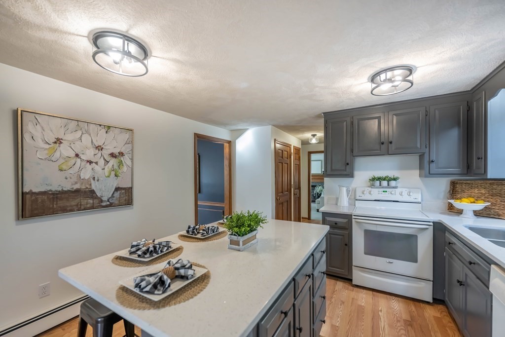 7 Buchan Road Andover, MA 01810 - Photo 5 of 35