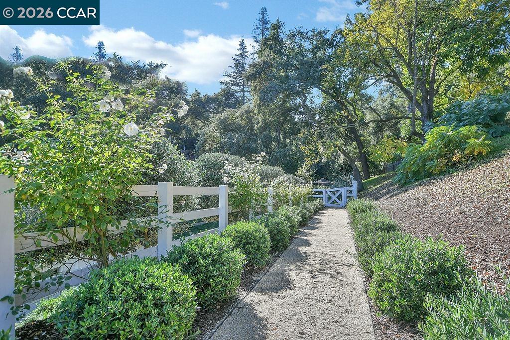 1751 Reliez Valley Road Lafayette, CA 94549 - Photo 39 of 60 a view of a pathway of a building