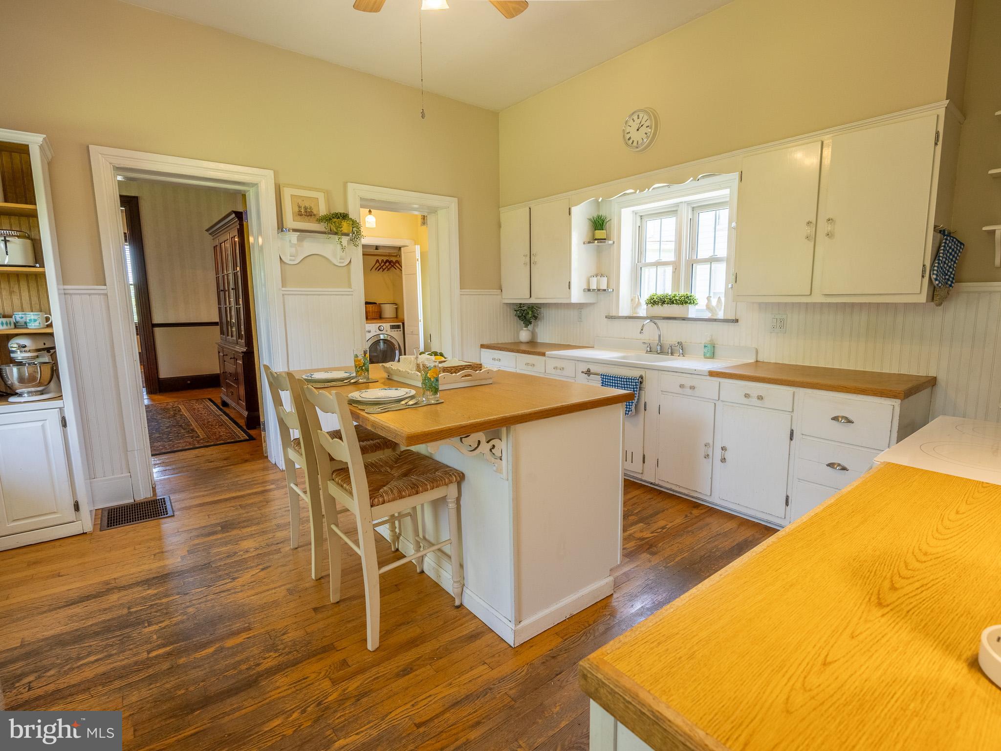 225 Niantic Road Barto, PA 19504 - Photo 33 of 82 Plenty of counter space