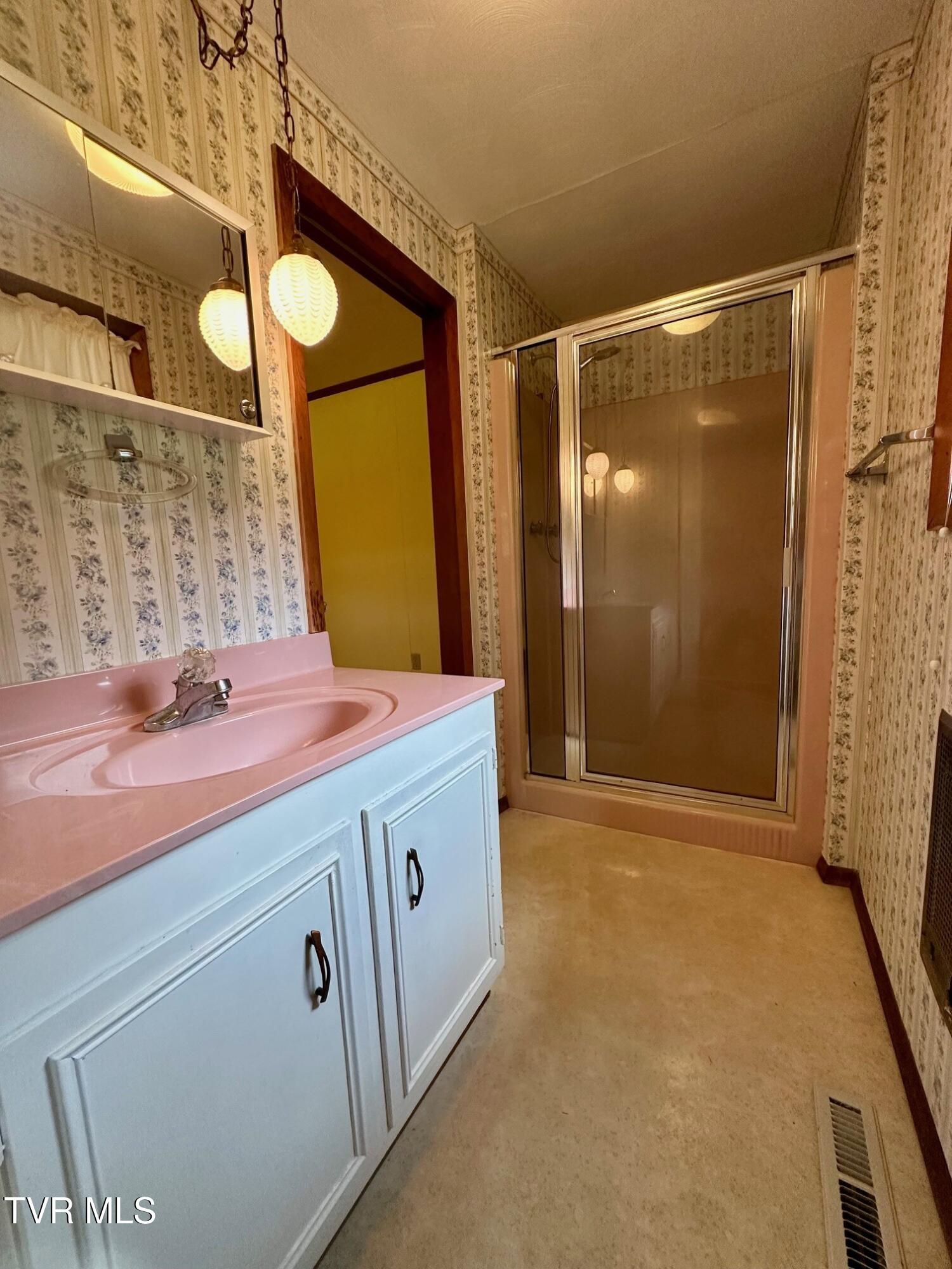 5454 Brooks Way Bristol, VA 24202 - Photo 13 of 21 EnSuite