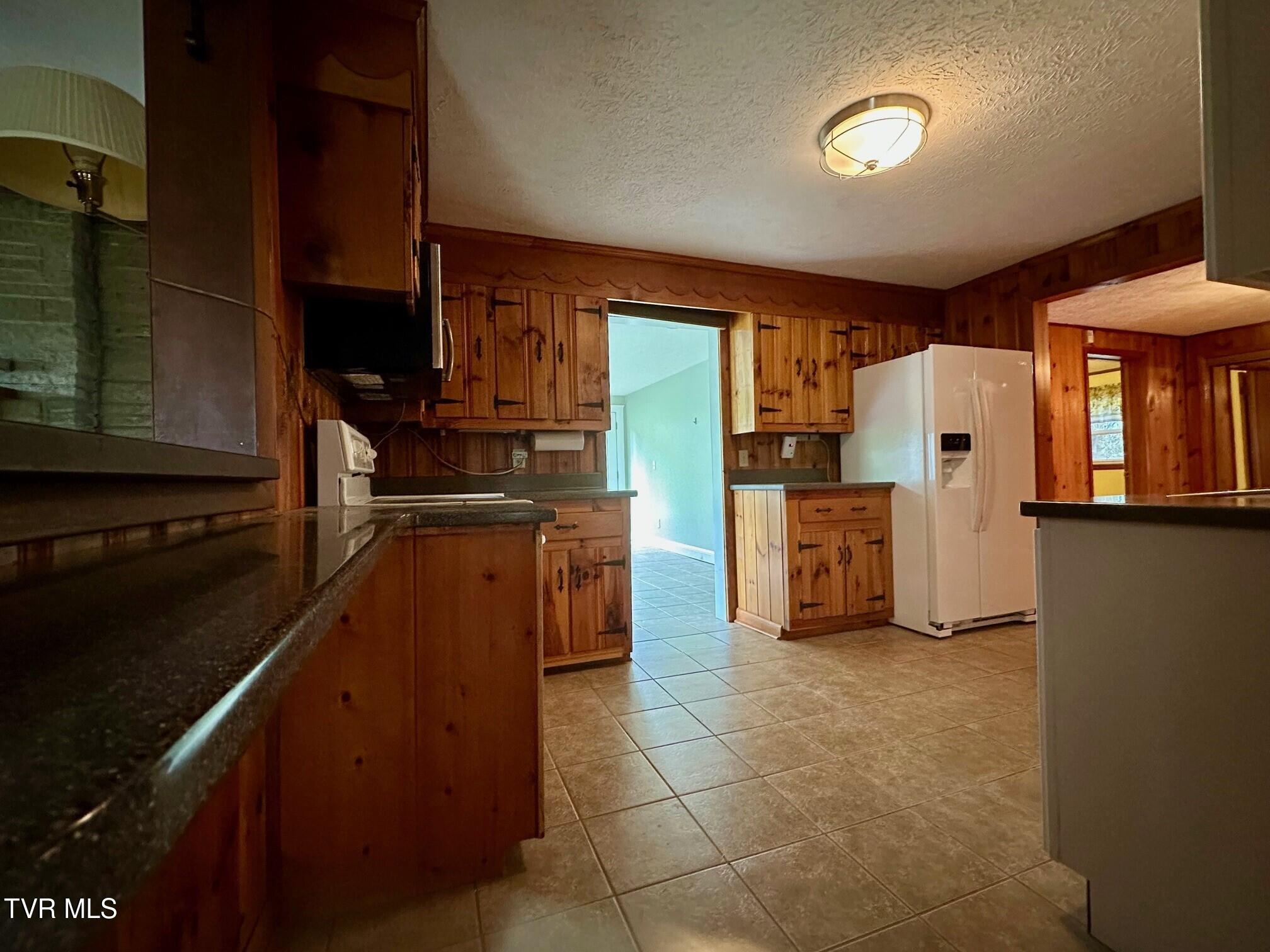 5454 Brooks Way Bristol, VA 24202 - Photo 9 of 21 Kitchen