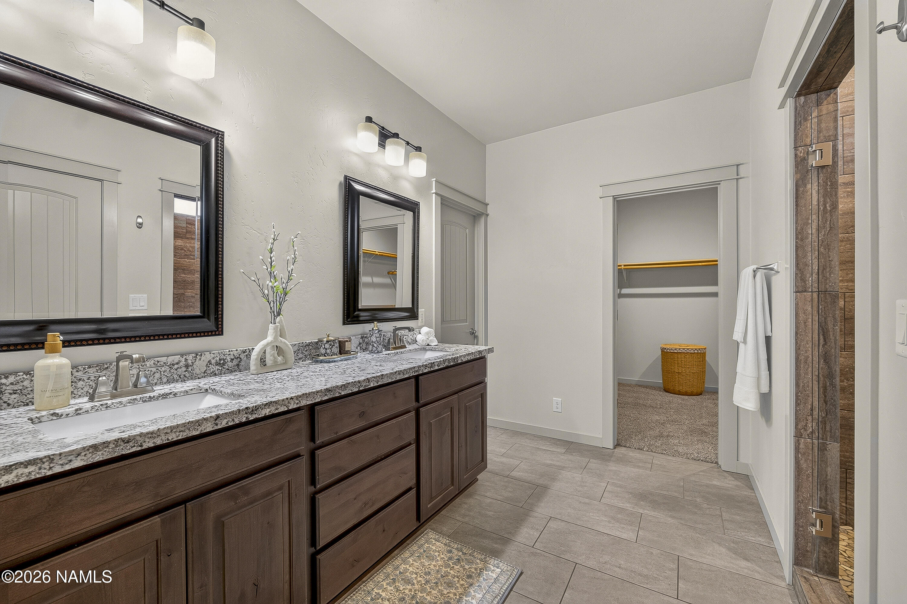 10290 Lundin Road Flagstaff, AZ 86004 - Photo 21 of 58 Primary Bathroom