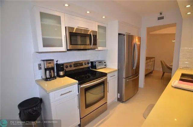 $5,000 | 19355 Turnberry Way, Unit 7L, Aventura, FL 33180