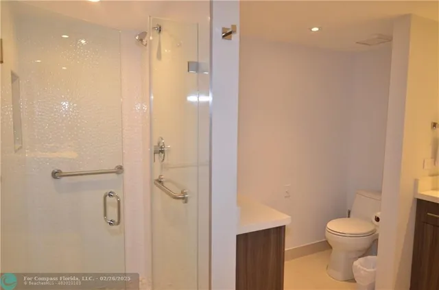 $5,000 | 19355 Turnberry Way, Unit 7L, Aventura, FL 33180