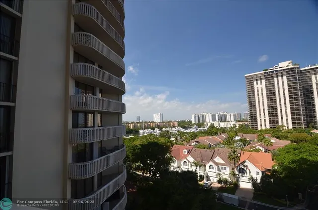 $5,000 | 19355 Turnberry Way, Unit 7L, Aventura, FL 33180