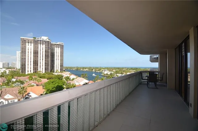 $5,000 | 19355 Turnberry Way, Unit 7L, Aventura, FL 33180
