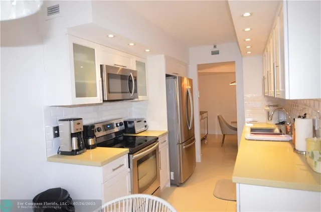 $5,000 | 19355 Turnberry Way, Unit 7L, Aventura, FL 33180