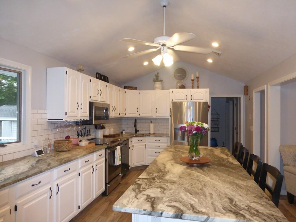 37 Juniper Lane Rutland, MA 01543 - Photo 4 of 32 Gallery Image 4