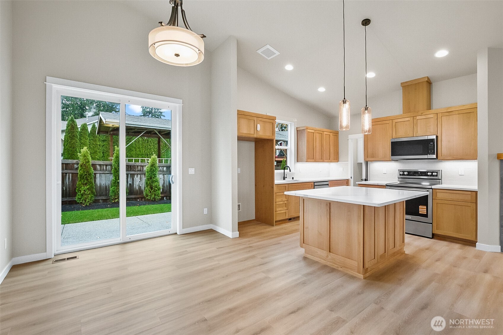 2227 124th Street Southeast Everett, WA 98208 - Photo 2 of 12