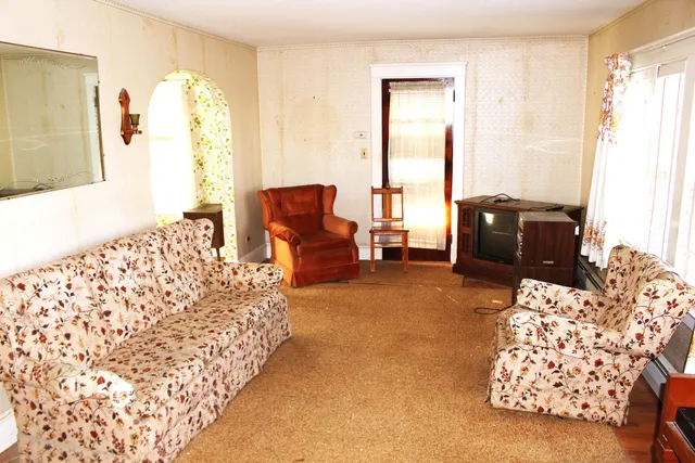 $240,000 | 351 Broadway, Rockland, ME 04841