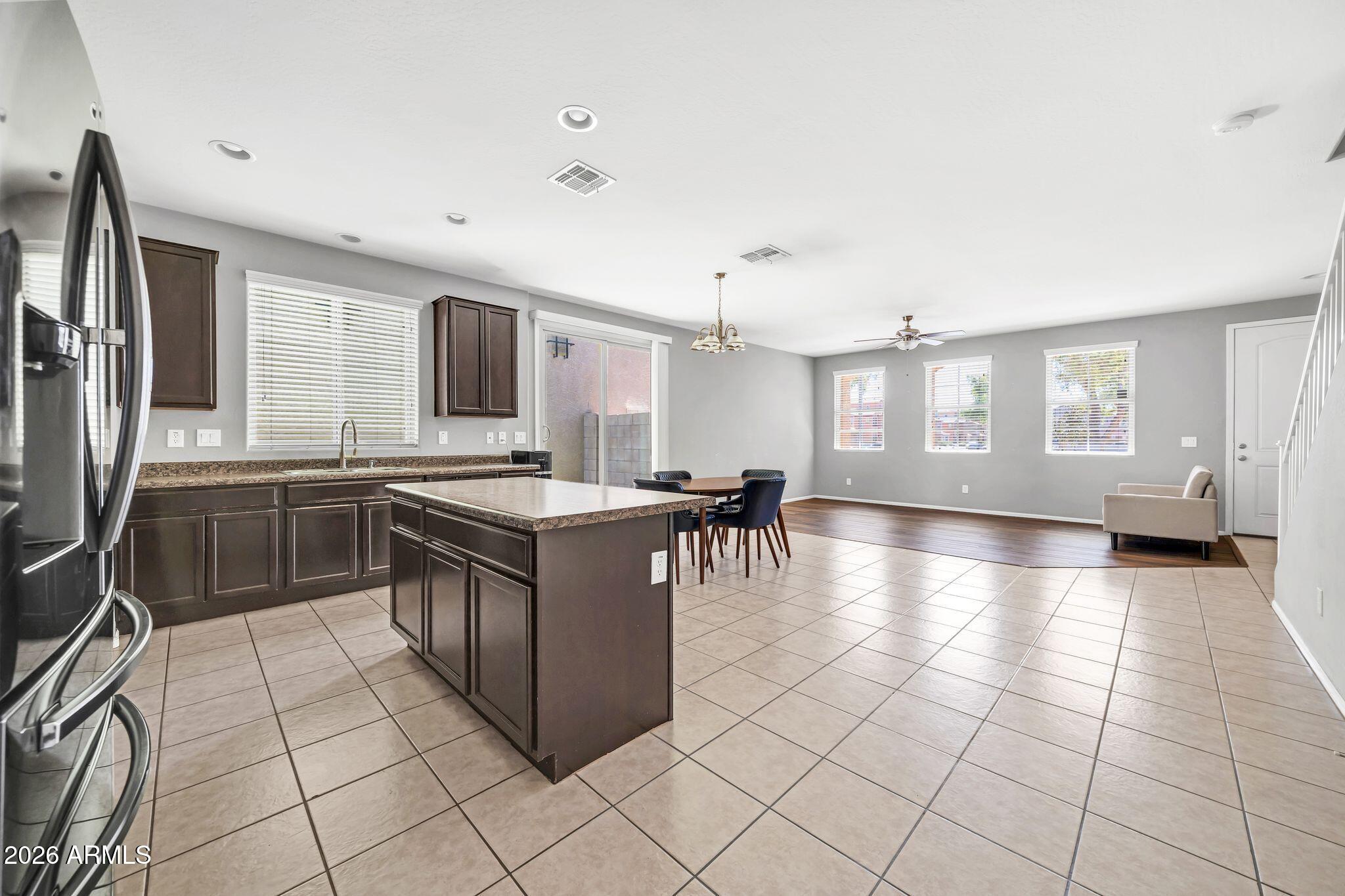 7770 West Alvarado Road Phoenix, AZ 85035 - Photo 10 of 37 7770 W Alvarado St-10