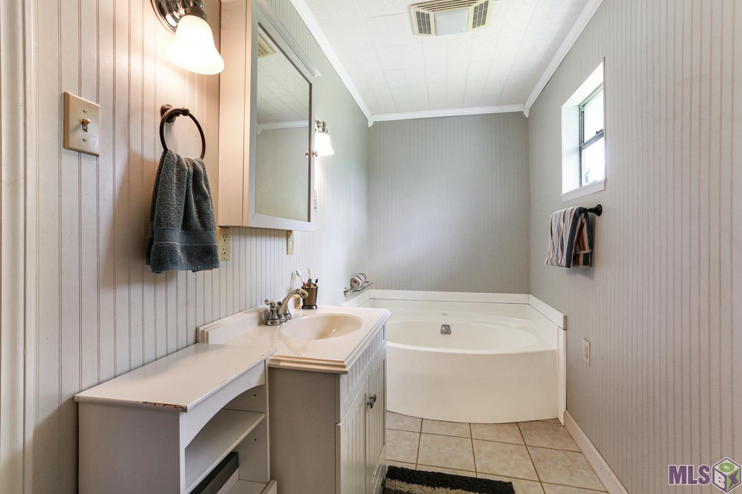39373 Pershing Mire Road Gonzales, LA 70737 - Photo 11 of 16 Gallery Image 11