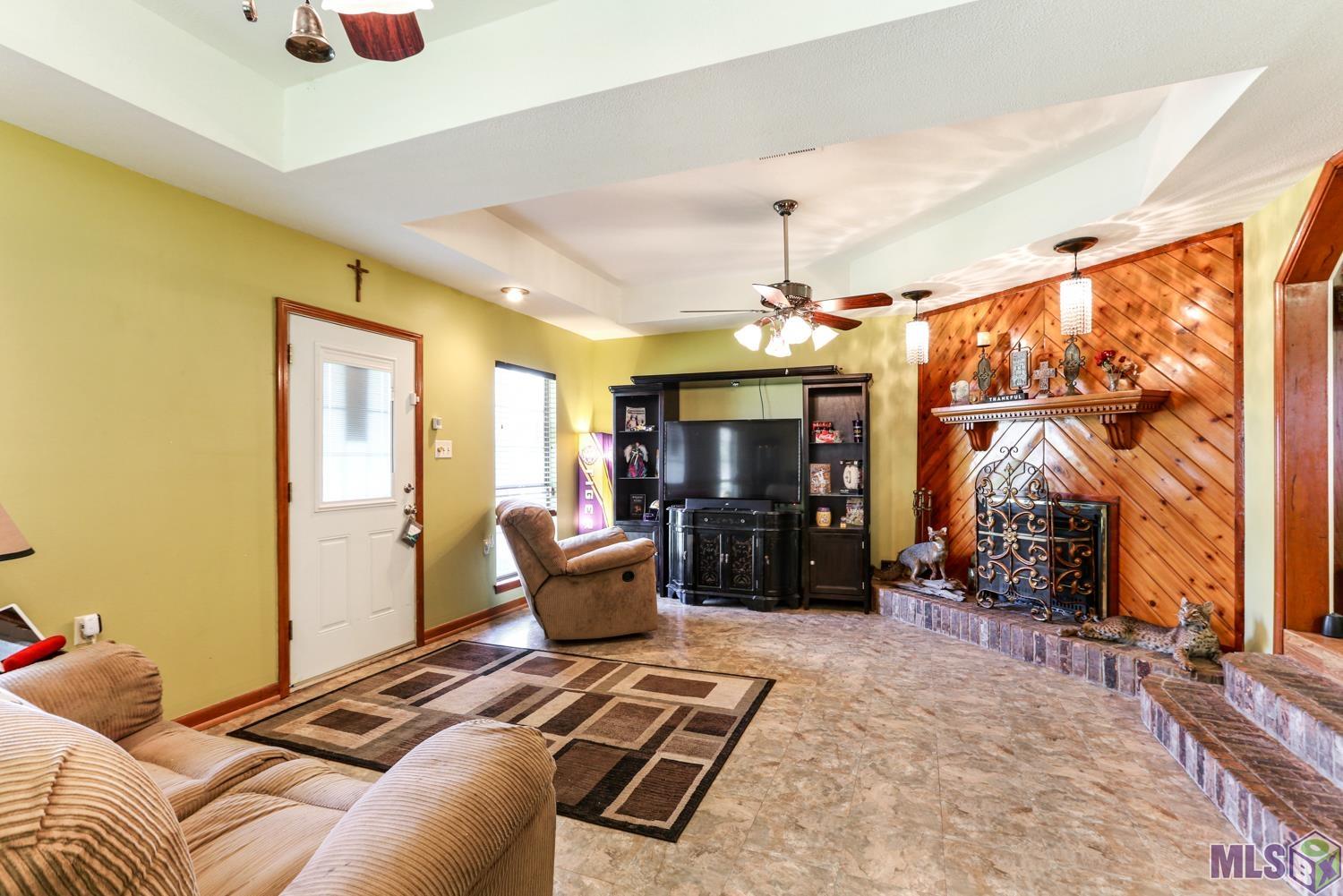 39373 Pershing Mire Road Gonzales, LA 70737 - Photo 2 of 16 Gallery Image 2