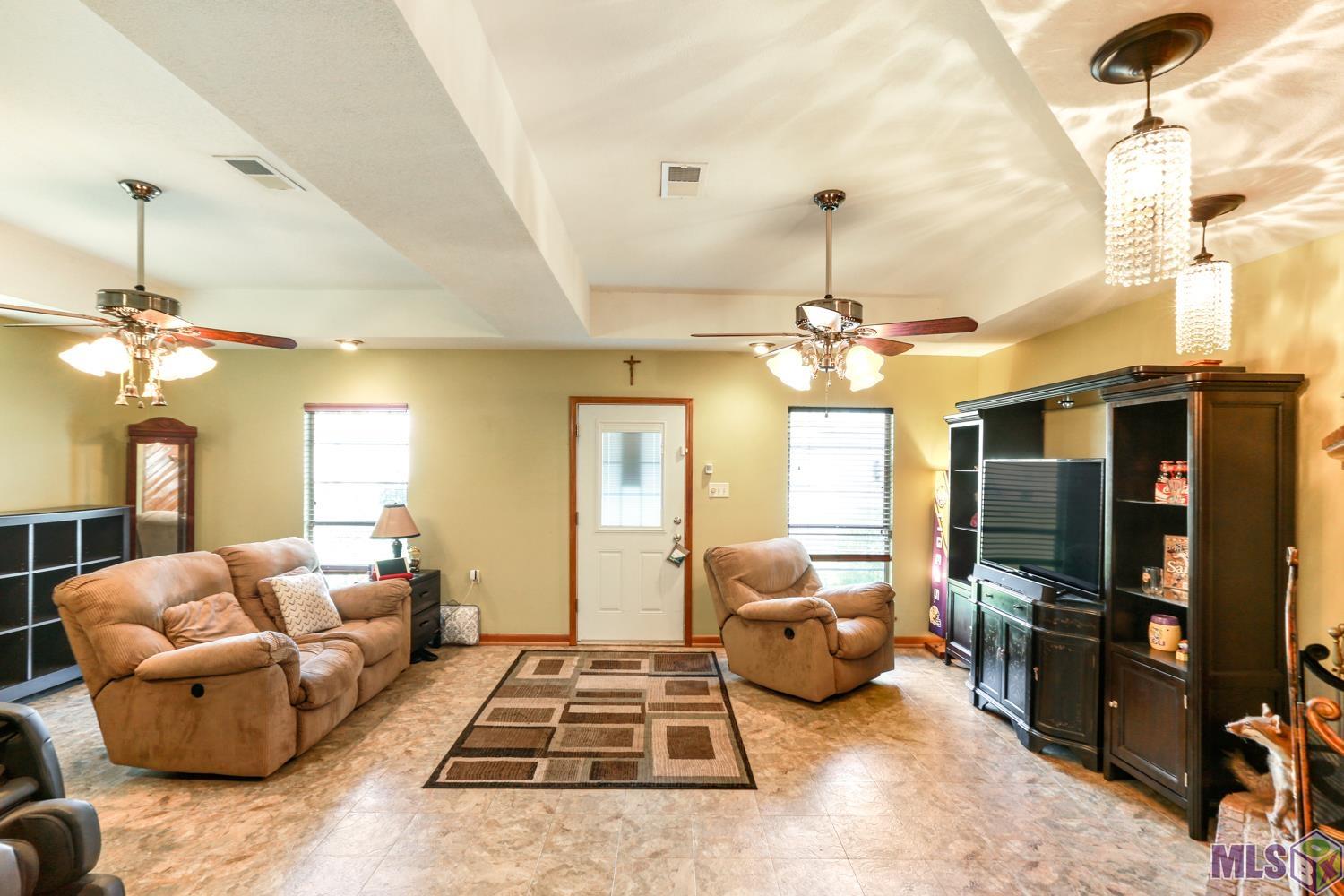 39373 Pershing Mire Road Gonzales, LA 70737 - Photo 4 of 16 Gallery Image 4
