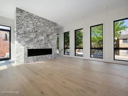 $2,550,000 | 1900 West Cortland Street, Chicago, IL 60622