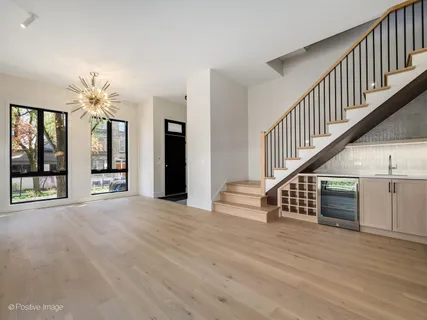 $2,550,000 | 1900 West Cortland Street, Chicago, IL 60622