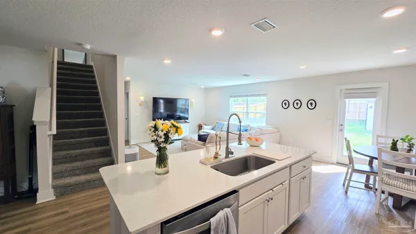 $2,800 | 4904 Snipe Road, Pace, FL 32571