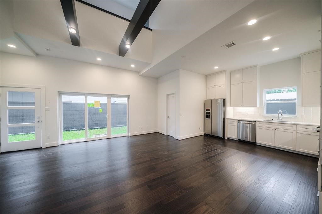 7714 Jacquelyn Oaks Road Houston, TX 77055 - Photo 5 of 19 Living & Dinning room third view **Photos are from previous listing**
