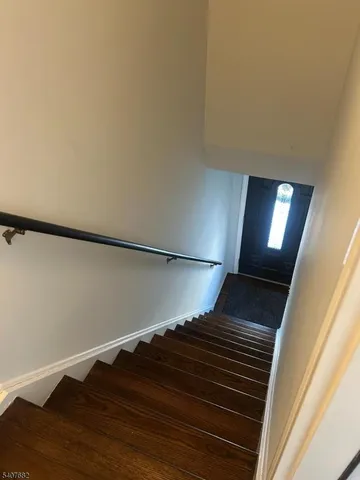 $3,100 | 115 Burnside Avenue, Unit 2, Cranford, NJ 07016