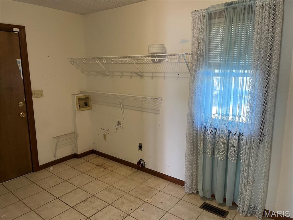 4420 Western Pacific Road Arnold, MO 63010 - Photo 16 of 38