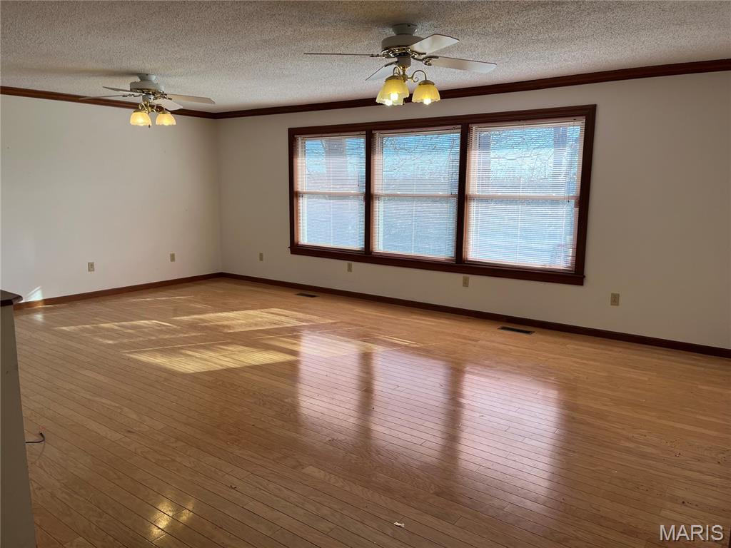 4420 Western Pacific Road Arnold, MO 63010 - Photo 9 of 38