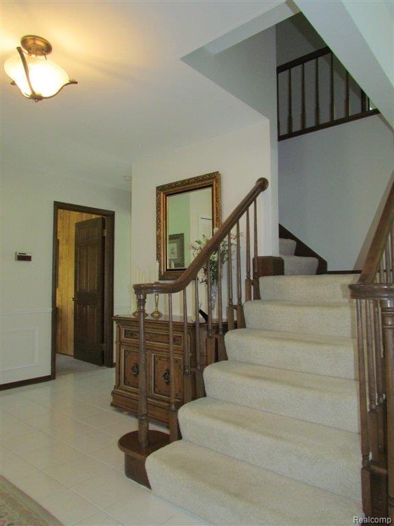 22854 Penton Rise Court Novi, MI 48375 - Photo 2 of 25 Inviting foyer