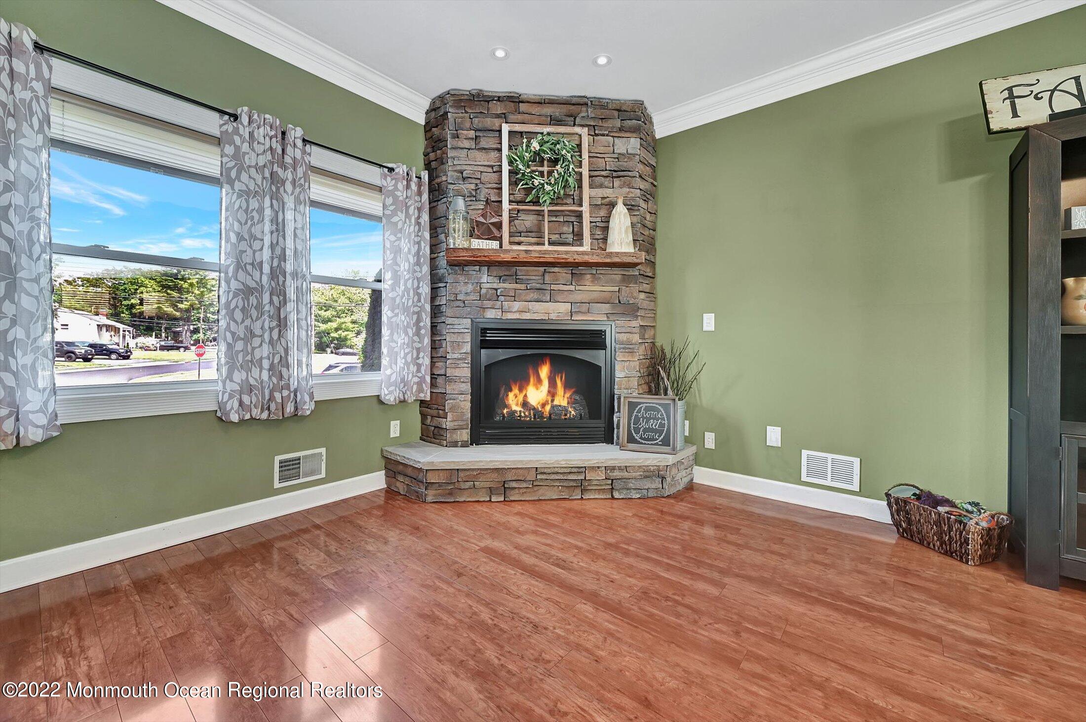 75 Brookhill Drive Howell, NJ 07731 - Photo 14 of 46 13-Family