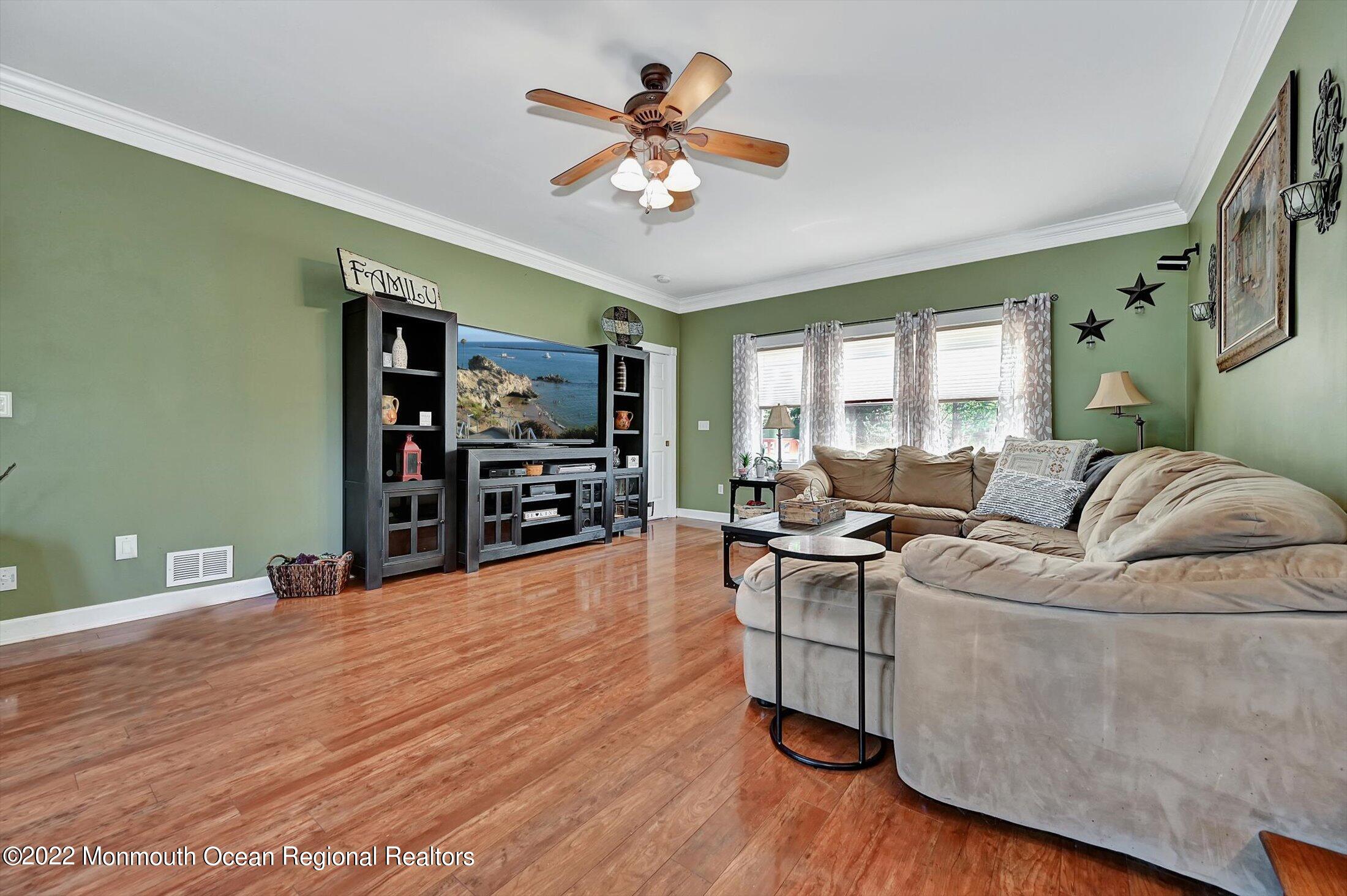 75 Brookhill Drive Howell, NJ 07731 - Photo 15 of 46 14-Family