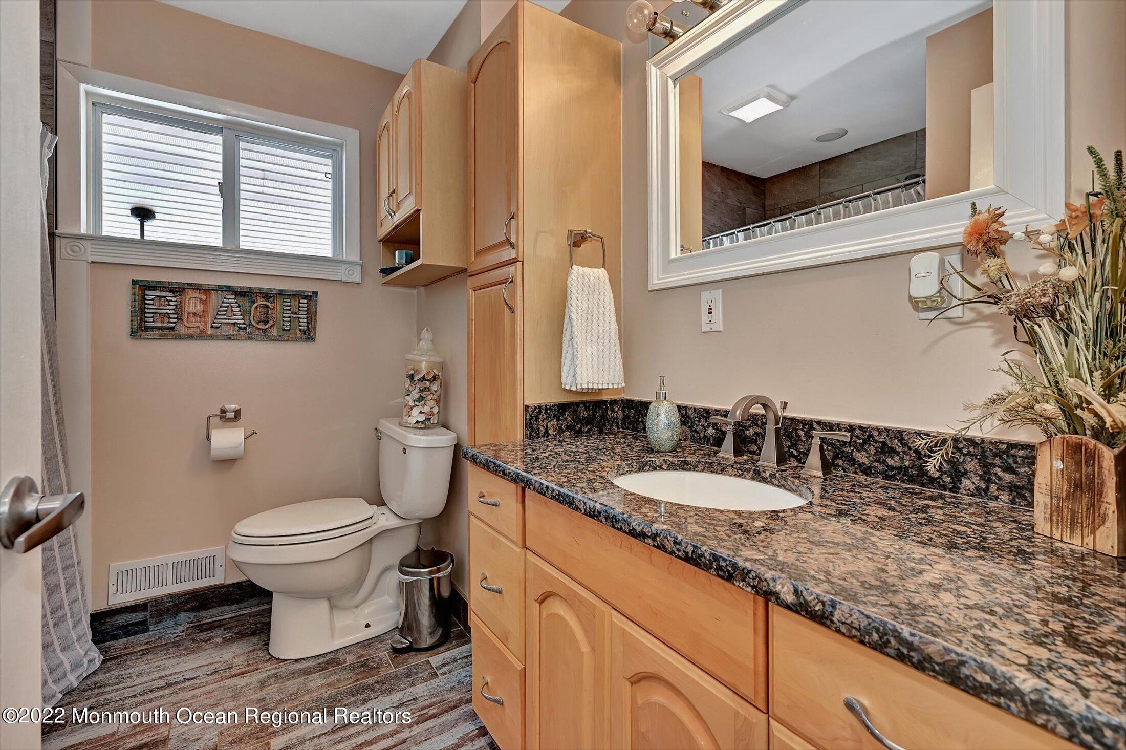 75 Brookhill Drive Howell, NJ 07731 - Photo 17 of 46 16-1st Floor Bath