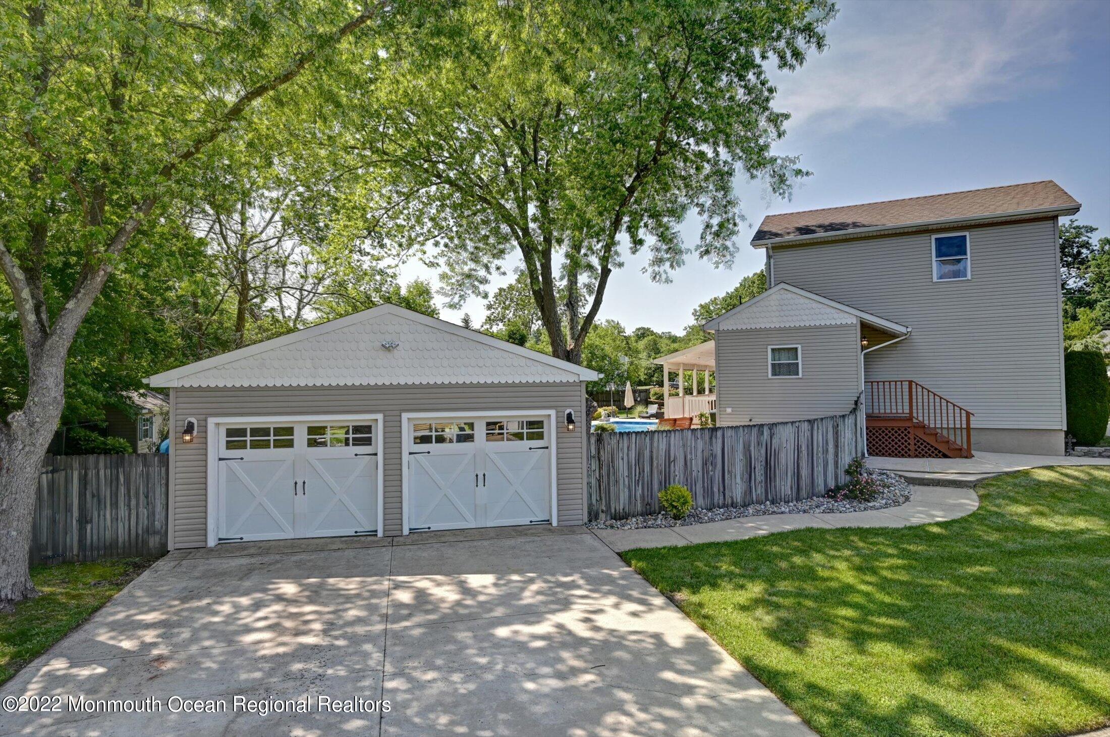 75 Brookhill Drive Howell, NJ 07731 - Photo 3 of 46 46-Garage