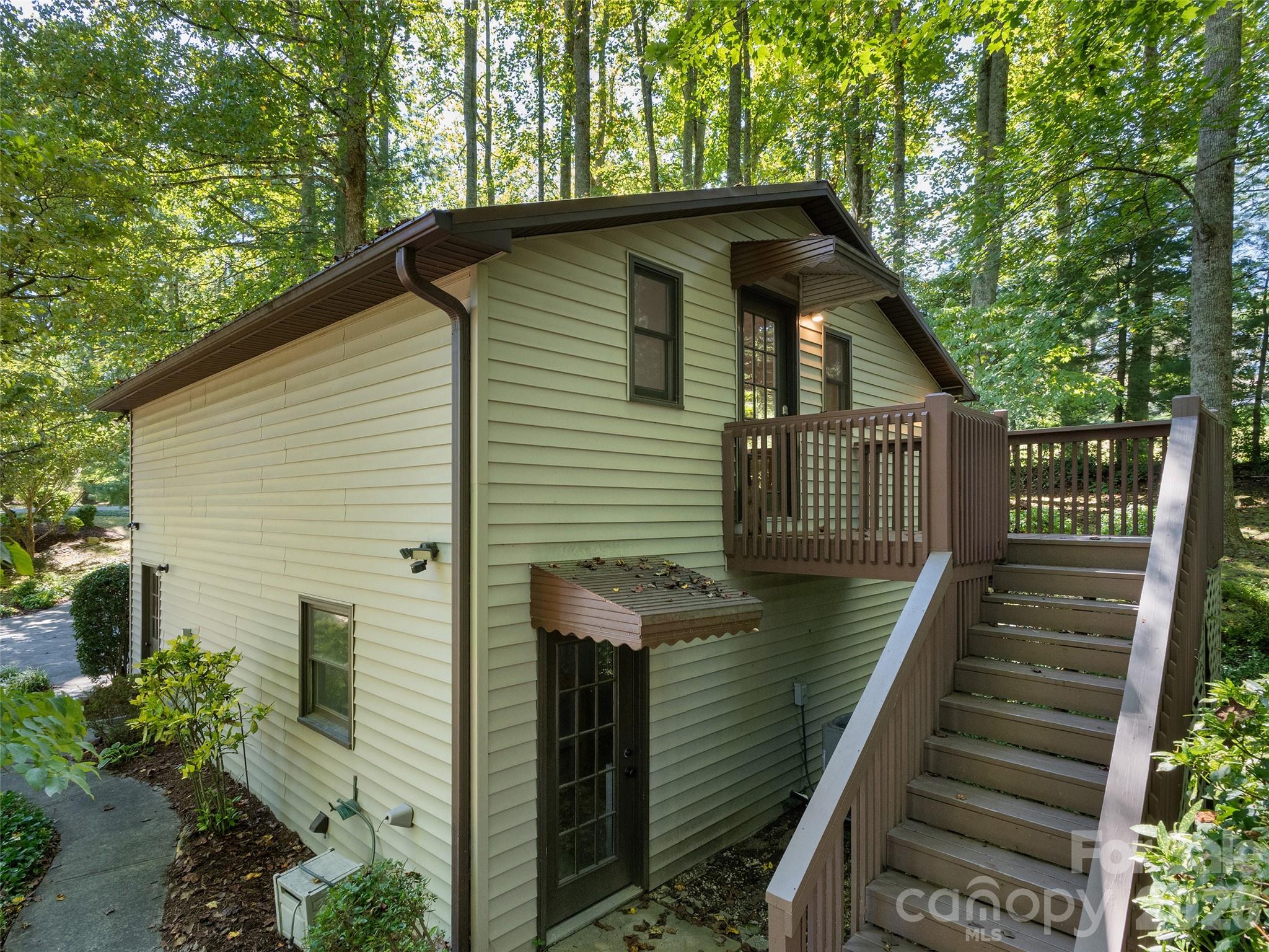623 Owensby Road Hendersonville, NC 28792 - Photo 28 of 36 Gallery Image 28