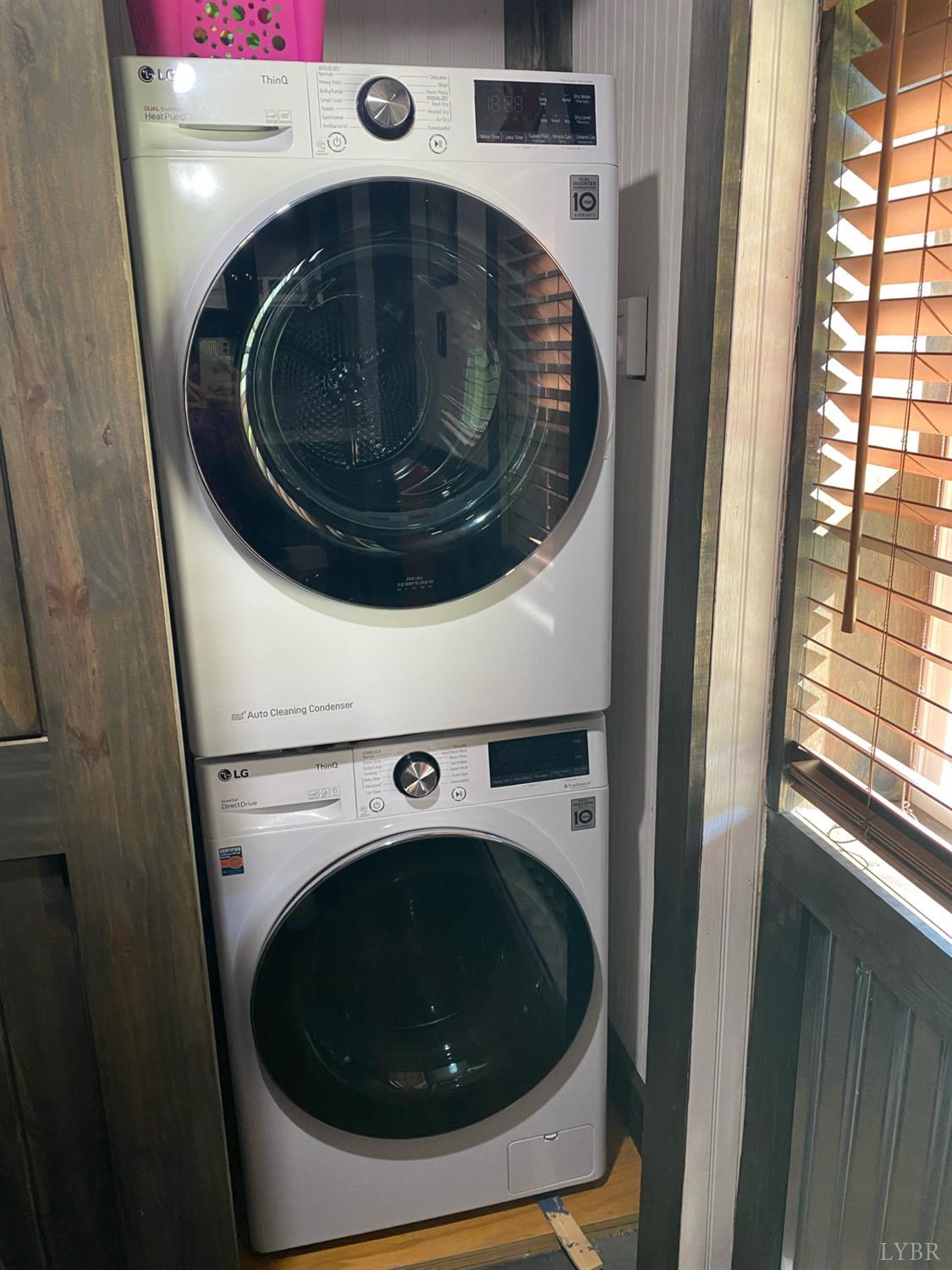 7392 Peaks Road Bedford, VA 24523 - Photo 20 of 48 a utility room with dryer and washer