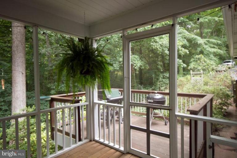 270 Grays Road Lothian, MD 20711 - Photo 13 of 30 THE "GRILL DECK"