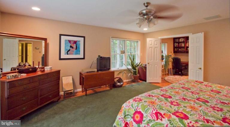 270 Grays Road Lothian, MD 20711 - Photo 4 of 30 MAIN LEVEL MASTER CAN TRULY BE CALLED A "SUITE"