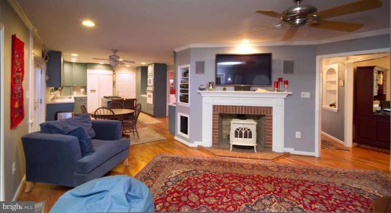 270 Grays Road Lothian, MD 20711 - Photo 6 of 30 Living Room #2